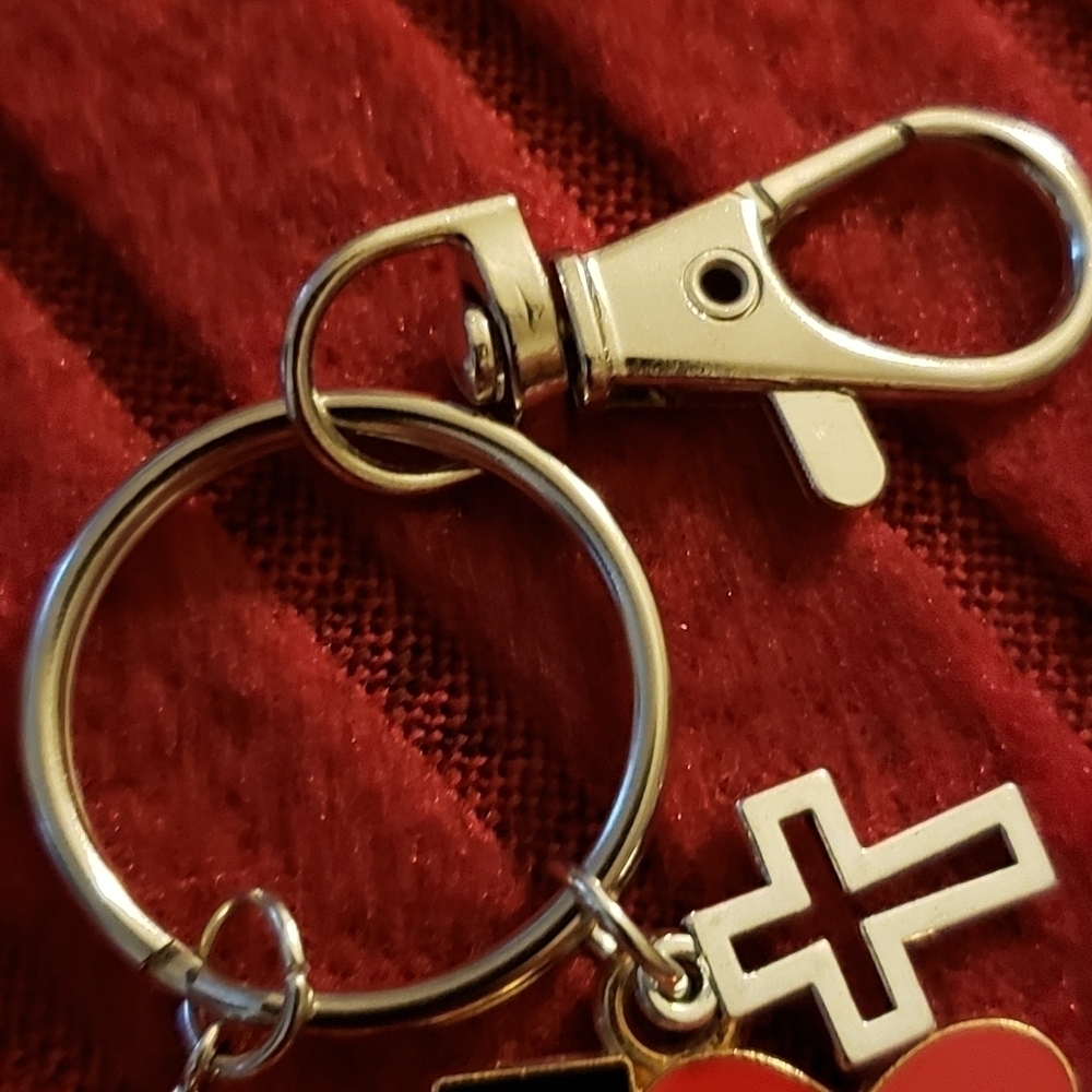 I Love Jesus Cross Keychain - Picture 3 of 3
